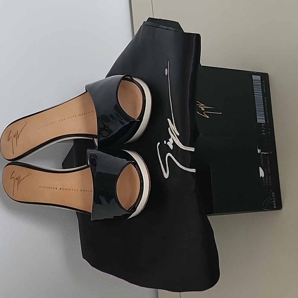 Giuseppe Zanotti Design Black and White Heels
